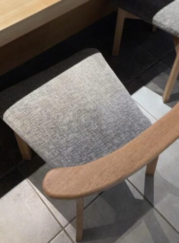 ナナズグリーンティー-椅子